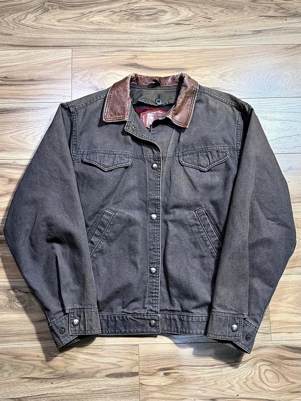 The Woolrich Woman Brown Canvas Jacket with Leather collar and aztec lining
